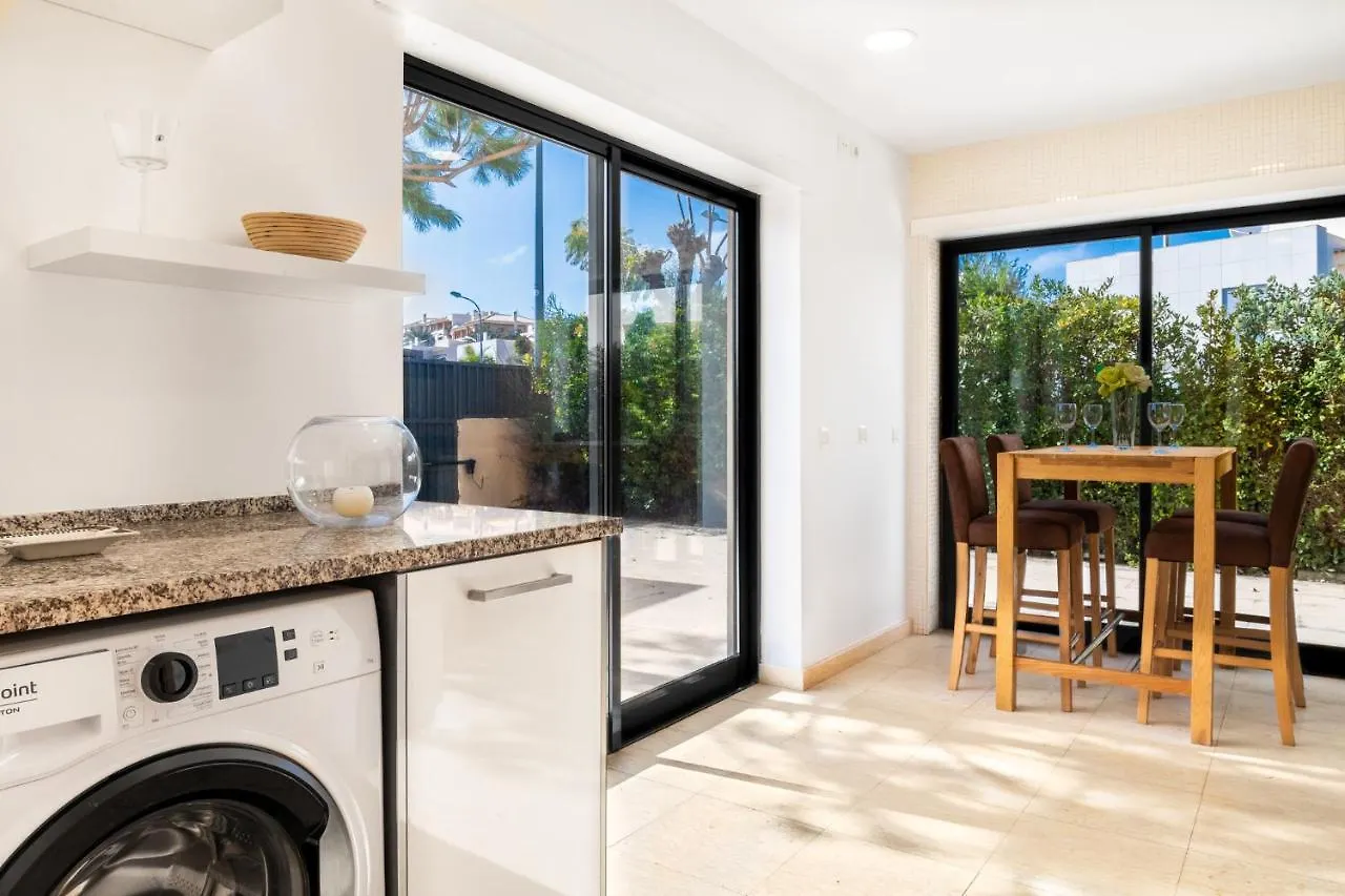 Linda Oura Beach 4Br Villa 10 New For Rent! Albufeira